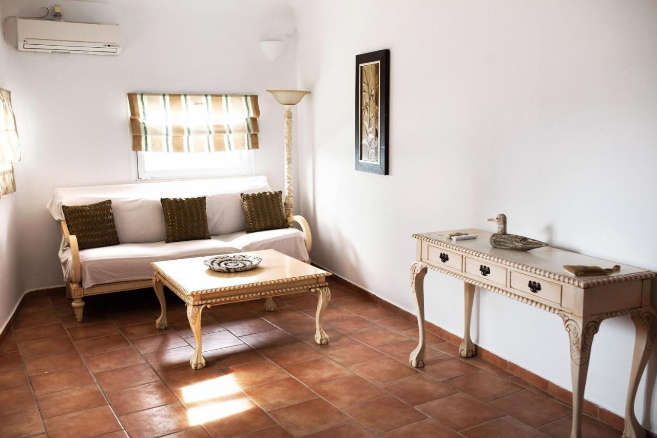 Suites Of The Gods Cave Spa Hotel Megalochori  Eksteriør billede